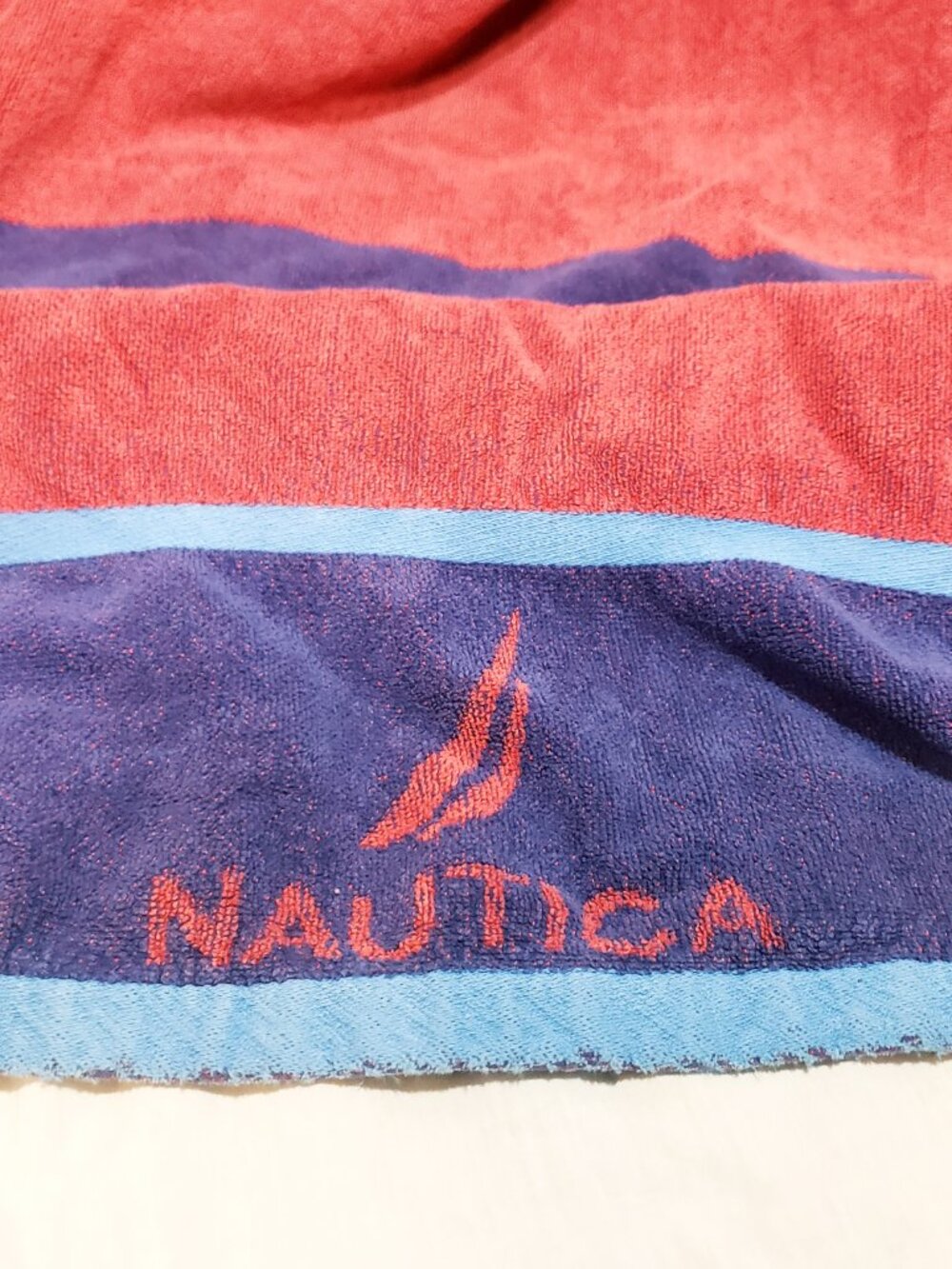 Nautica Bath Beach Towel Blue Red Wide Stripes 33" x 64"
